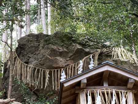 磐座（いわくら）