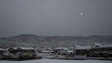 夜明け前のお月さん