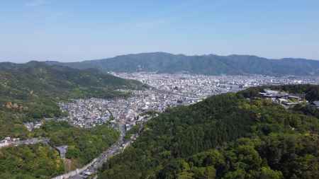 将軍塚から山科を展望