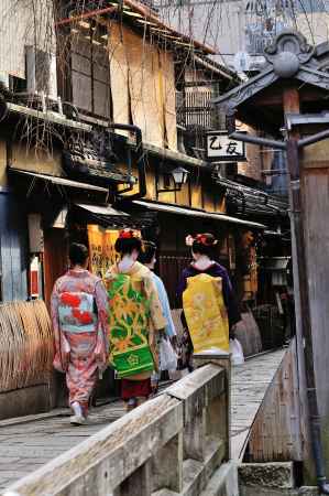 初寄り　祇園甲部　11