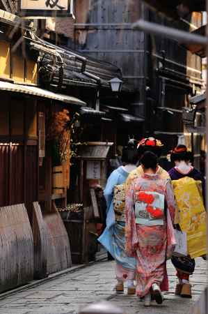 初寄り　祇園甲部　12