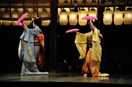 京都・東山花灯路2018 　花笠　咲く