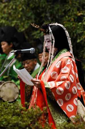 上賀茂神社　賀茂曲水宴　斎王代　歌題披露
