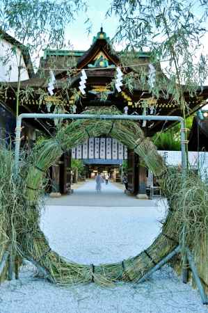 大茅の輪くぐり