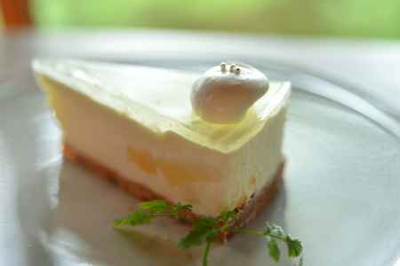 洋なしのレアチーズケーキ