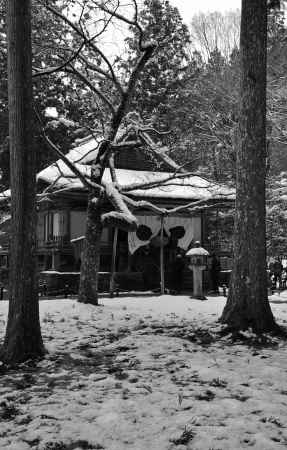 往生極楽院　雪