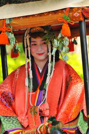 腰輿（およよ）に乗って