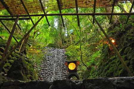 そうそうと流れる水の音