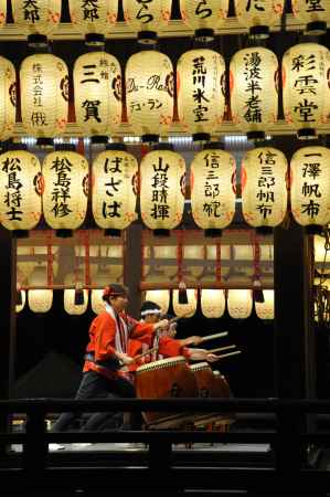 奉祝　令和元年　祇園祭1150年提灯行列　祇園太鼓　いよいよです