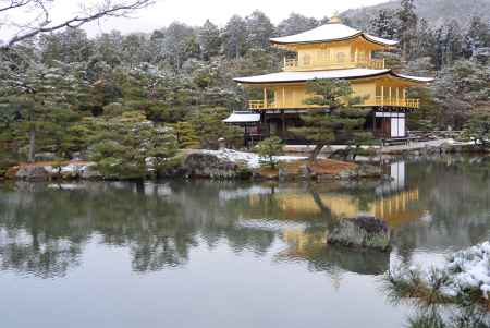 今冬　初の雪化粧