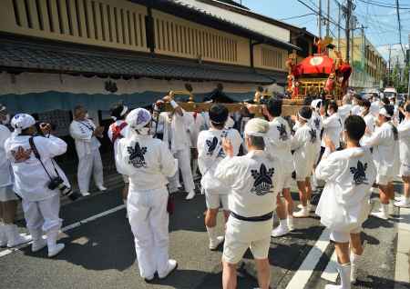 麩嘉さん前でシャンシャンシャン！