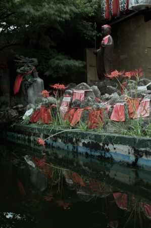 彼岸花とお地蔵さん