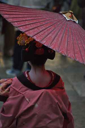 祇園さん　秋の雨