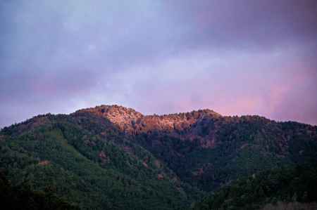 大原の里　山に淡雪