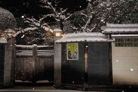 都をどりに雪が降る