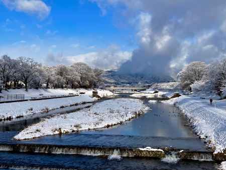 雪の鴨川