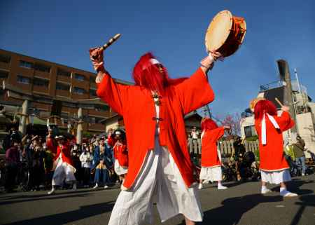 参道にて　高らかに