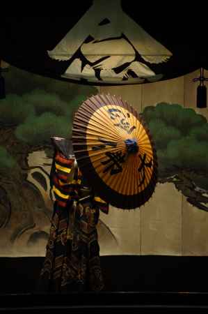 パッと開いた　番傘