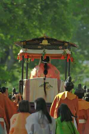 斎王代様　後光がさす