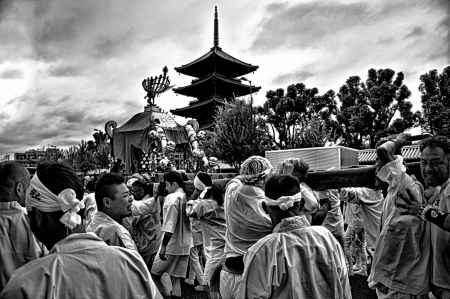 ホイっとホイっと　五重塔