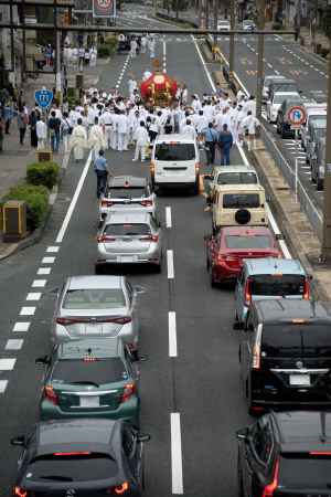 祭は続く　