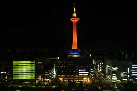 オレンジ色に輝く