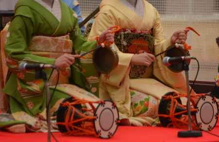 コンコンチキチンで応援