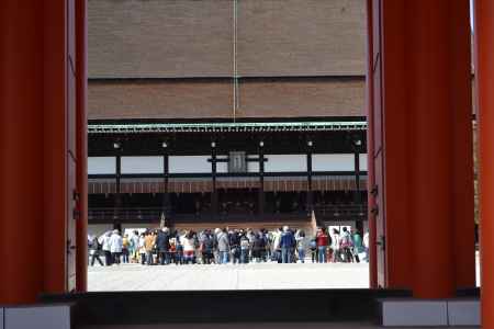 承明門から紫宸殿を望む