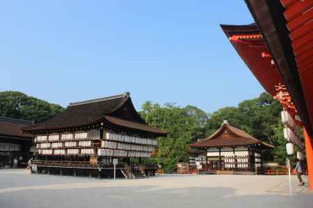 下鴨神社　舞殿３