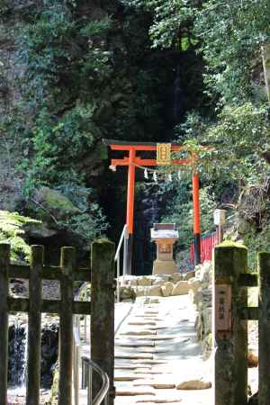 松尾大社　滝御前