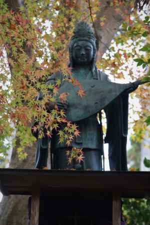 大原　三千院の紅葉　弁財天