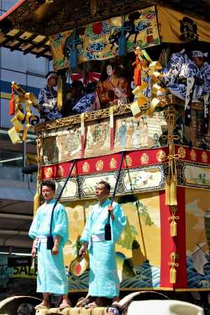 祇園祭山鉾巡行　鶏鉾