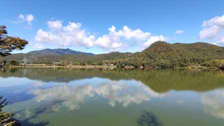 広沢池と愛宕山