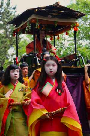 葵祭 斎王代と童女