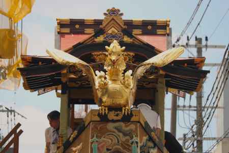 飛んでいるような鷁