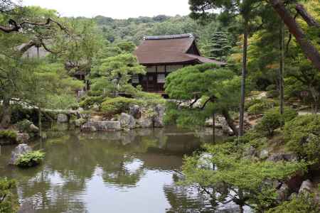 慈照寺(銀閣寺)庭園より東求堂望む②