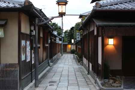 黄昏時の石塀小路1