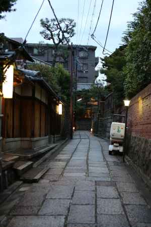 黄昏時の石塀小路3