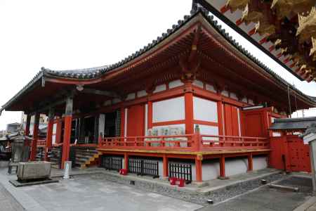 六波羅蜜寺　朱の本堂