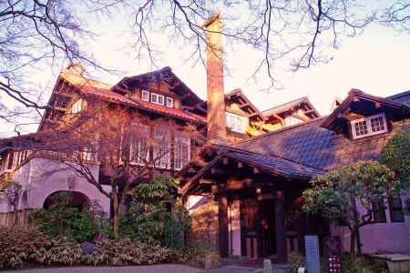 夕照の大山崎山荘