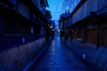 祇園白川　艶やかに