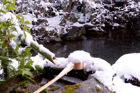 雪と柄杓と