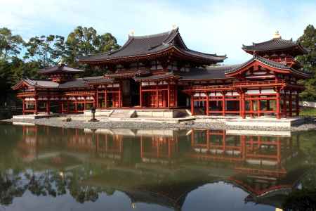 平等院鳳凰堂・・・朝の光を受けて