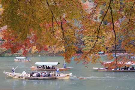 京都市の紅葉（嵐峡と保津川下り）