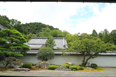 方丈庭園南面