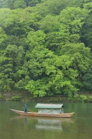 新緑の船頭さん