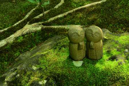 いつも一緒にいる幸せ　お地蔵さん