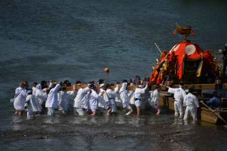 対岸　肩入れ！せーのよいっしょ！