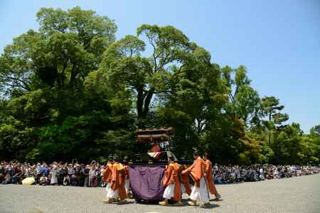 斎王代様　堺町御門へ