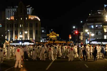 差し上げ！四条大橋にて